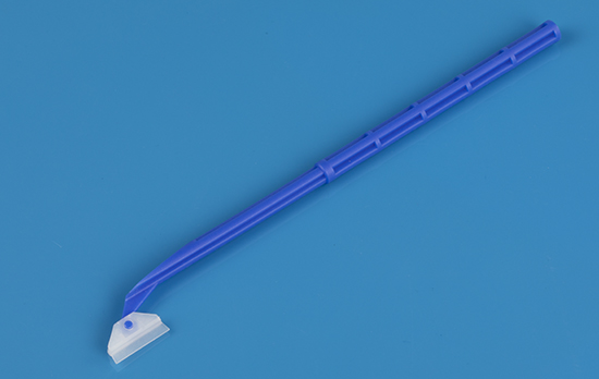 Plastic cell scraper, 180mm in length, blade 19mm in width Plastic cell scraper, 180mm in length, blade 19mm in width