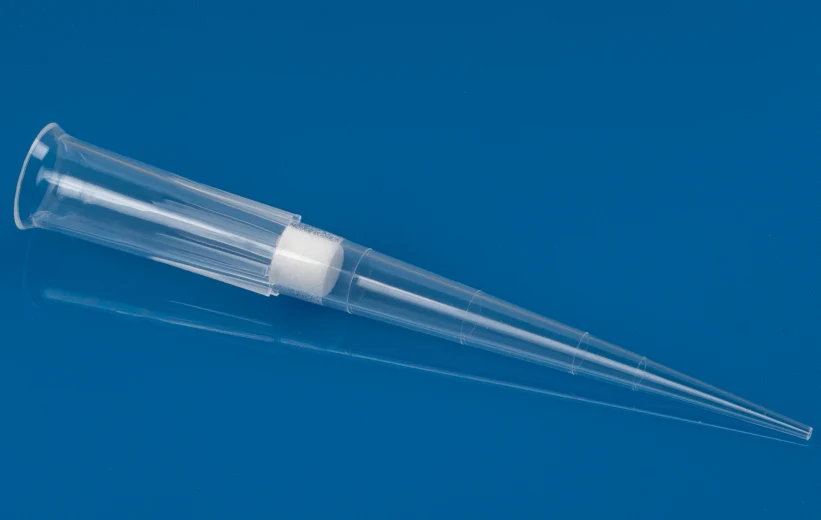 100uL pipette tips with filter.