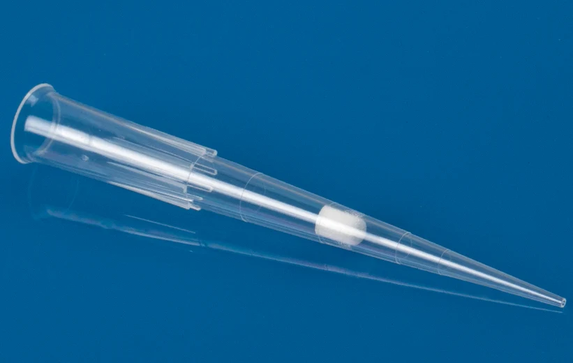 20uL pipette tips with filter.